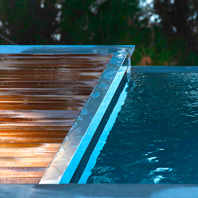 Cobertor sumergido Pacific Deck PS Cover con rejilla de iroko