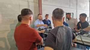 4º curso de instaladores cubiertas automáticas - Practicas de montaje con Aaron